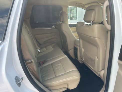 Used 2016 Jeep Grand Cherokee Limited AWD/4WD image 11