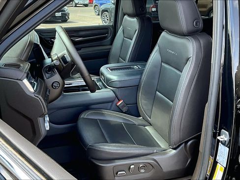 Used 2023 GMC Yukon Denali AWD/4WD image 7