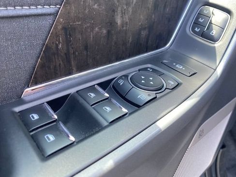Used 2023 Ford F250 Lariat w/ Sport Appearance Package AWD/4WD image 18