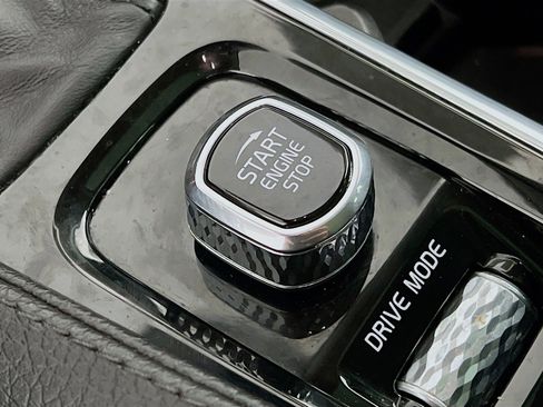 Used 2020 Volvo XC90 T6 Momentum image 12