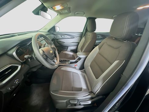 Used 2023 Chevrolet TrailBlazer LS FWD image 13