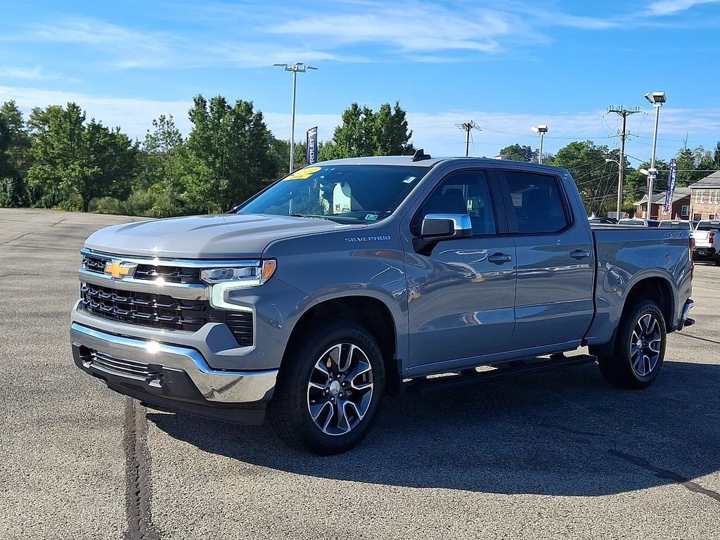 Used 2024 Chevrolet Silverado 1500 LT AWD/4WD image 4