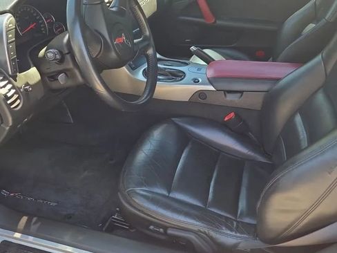 Used 2005 Chevrolet Corvette Coupe w/ Preferred Equipment Group RWD image 5