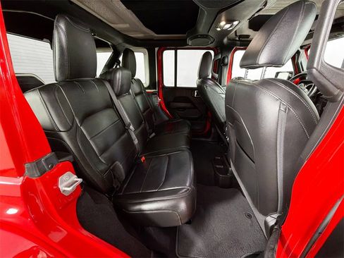Used 2021 Jeep Wrangler Unlimited Sahara image 27