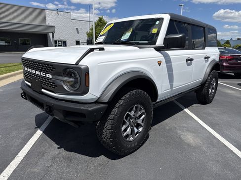 Certified 2024 Ford Bronco Badlands AWD/4WD image 2