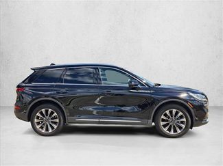 Used 2020 Lincoln Corsair Reserve w/ Rear Removable Package Tray FWD video 4