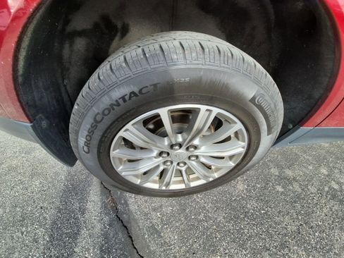 Used 2017 Cadillac XT5 Luxury w/ Driver Awareness Package image 9