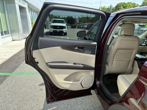 Used 2017 Lincoln MKX Reserve AWD/4WD image 12