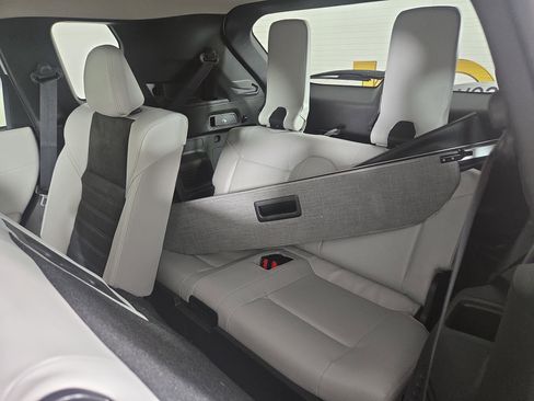 New 2026 Mitsubishi Outlander SE image 12