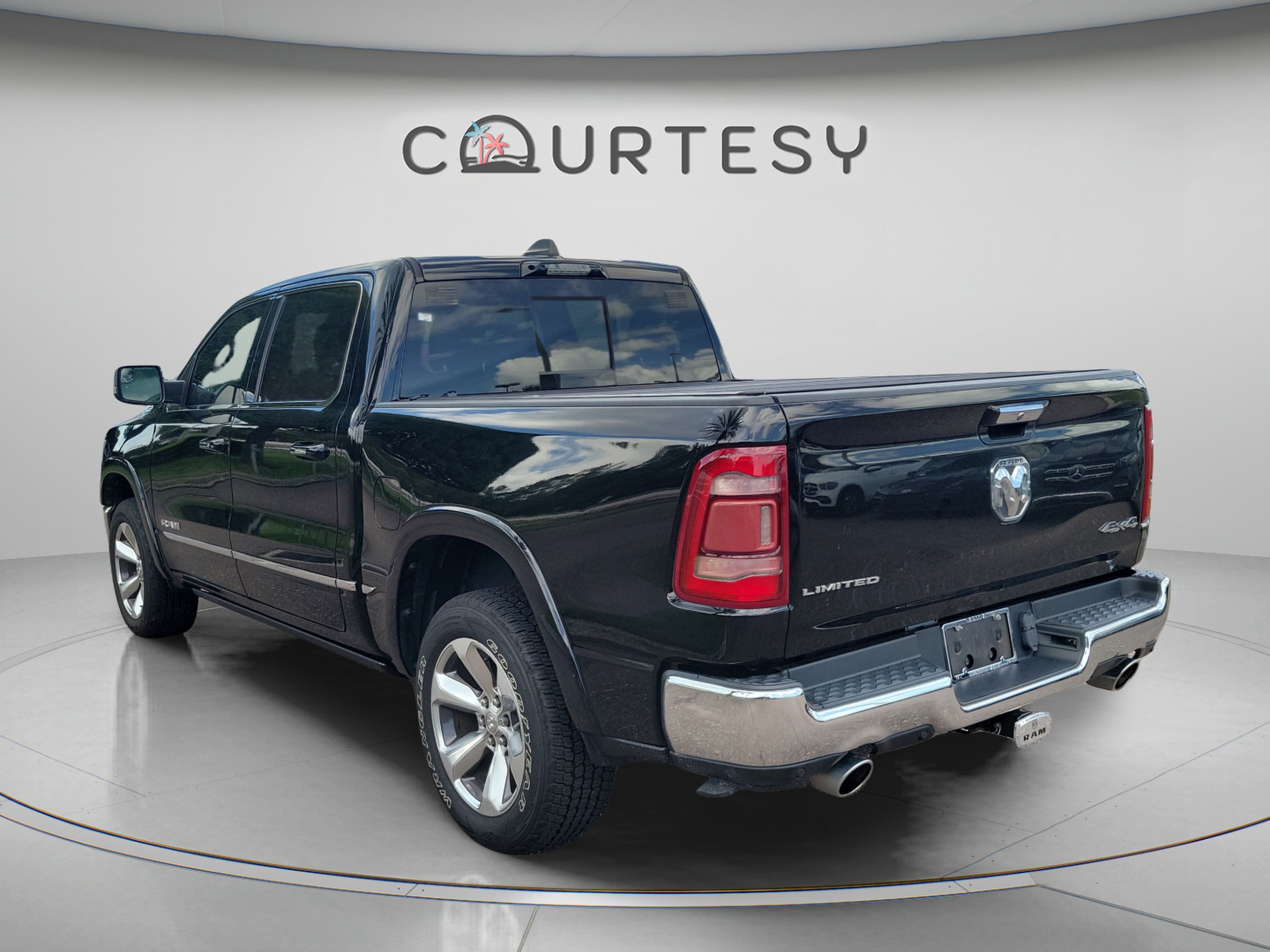 Used 2022 RAM 1500 Limited AWD/4WD image 3