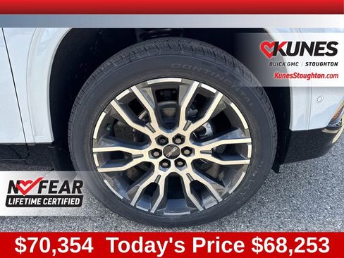 New 2026 GMC Acadia Denali Ultimate w/ LPO, Floor Liner Package AWD/4WD image 16