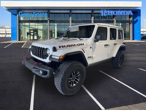 Used 2024 Jeep Wrangler Unlimited Rubicon AWD/4WD image 4