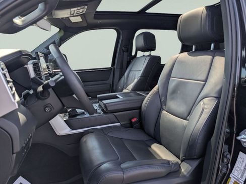 Used 2024 Toyota Tundra Platinum image 11