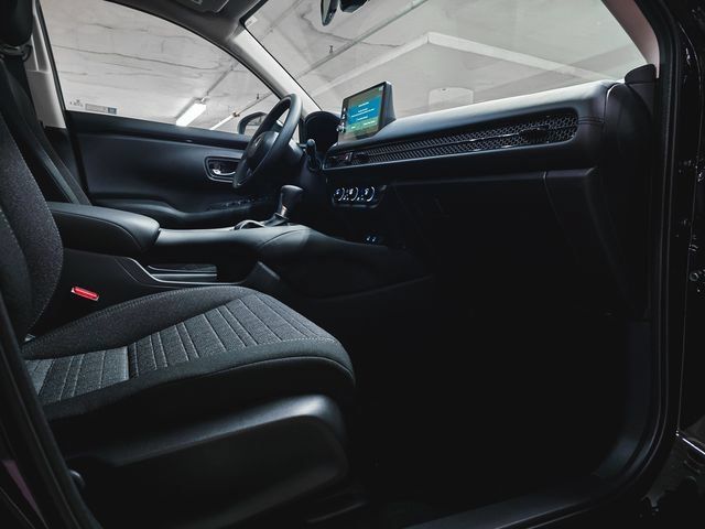 Used 2024 Honda HR-V LX image 32