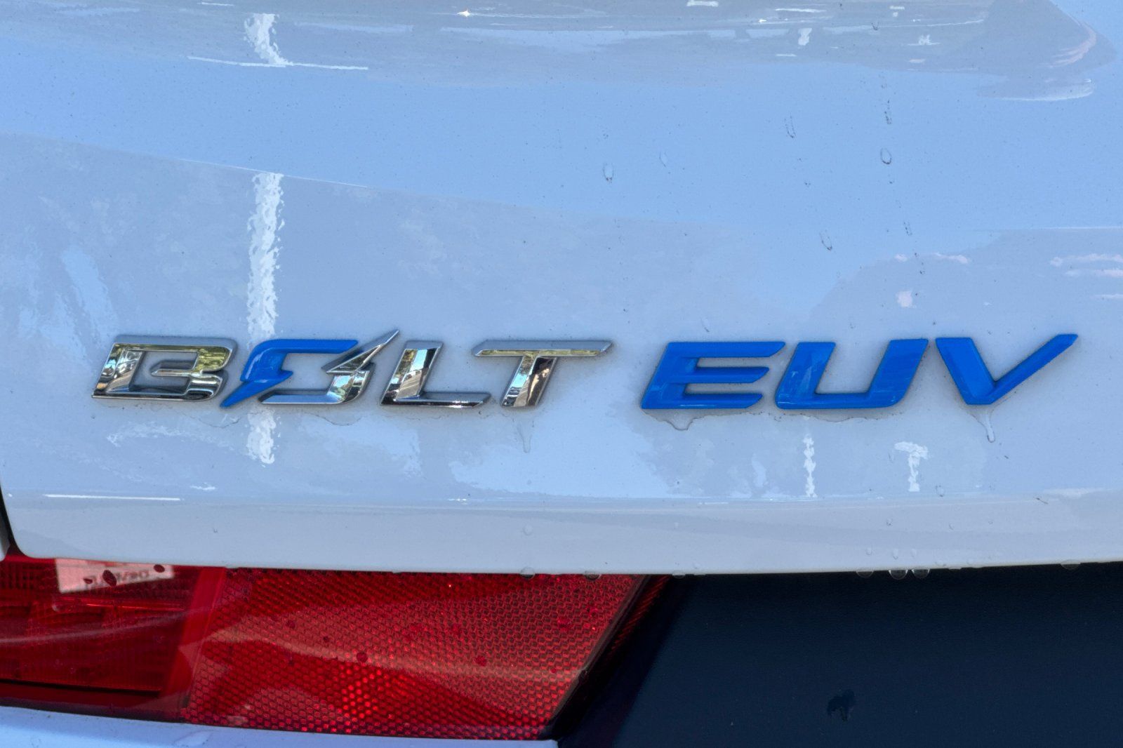 Used 2023 Chevrolet Bolt EUV LT FWD image 48