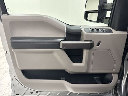 Used 2020 Ford F250 XLT image 23