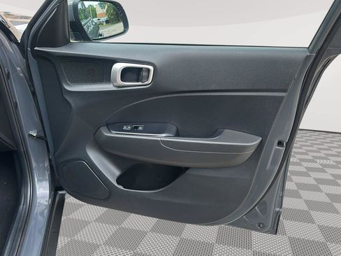Certified 2023 Hyundai Venue SEL FWD image 21