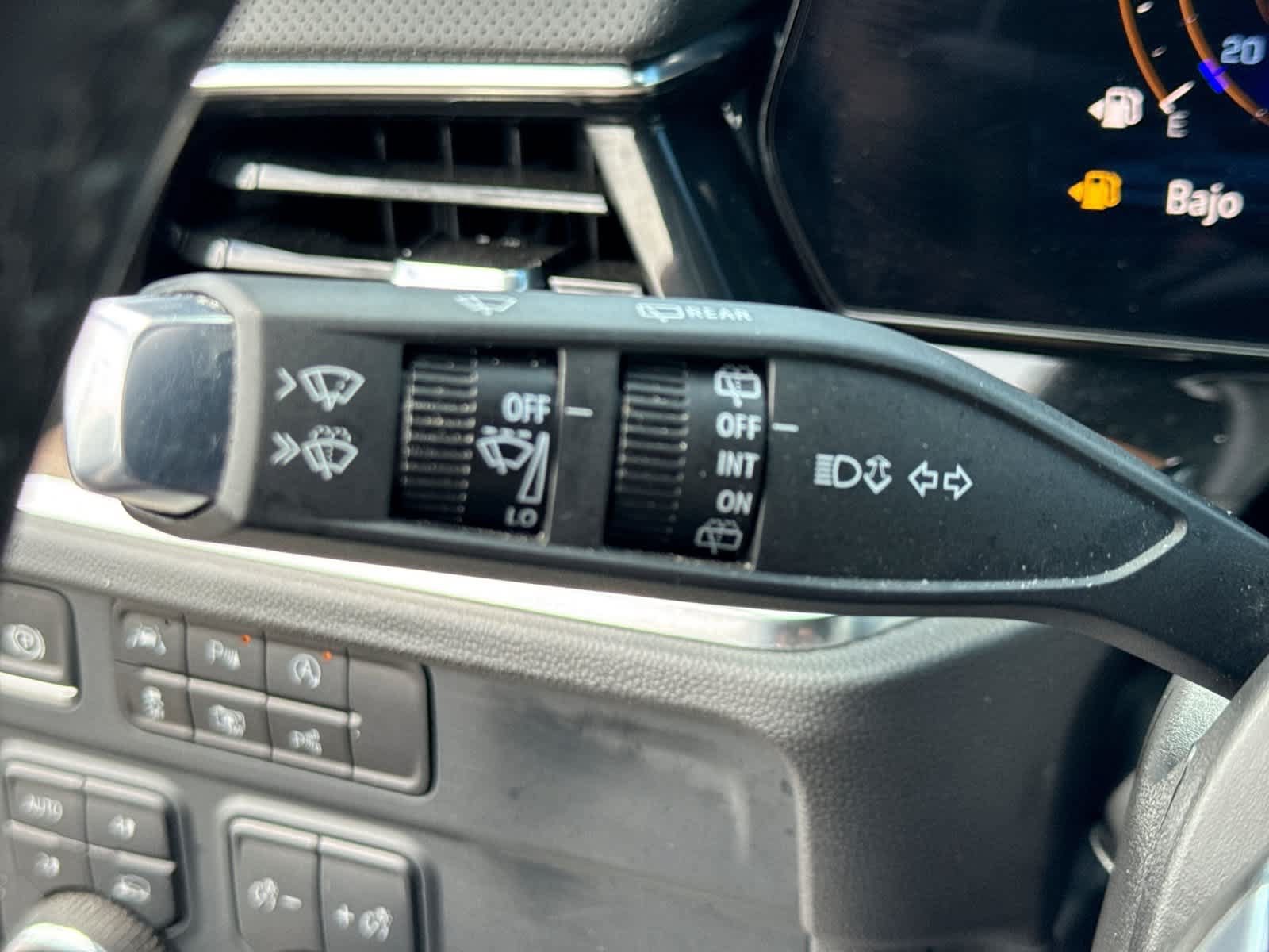 Used 2025 Chevrolet Tahoe High Country AWD/4WD image 31