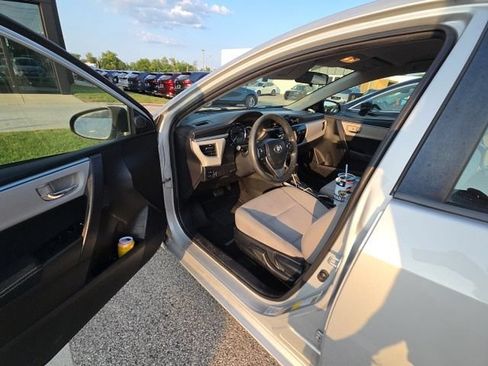 Used 2014 Toyota Corolla LE FWD image 29
