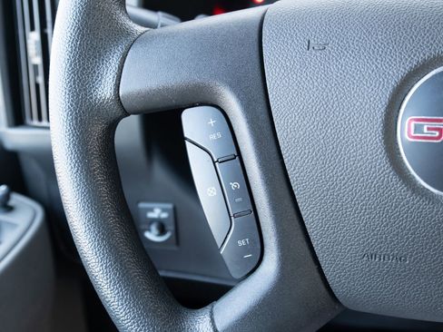 Used 2023 GMC Savana 2500 w/ Driver Convenience Package image 3