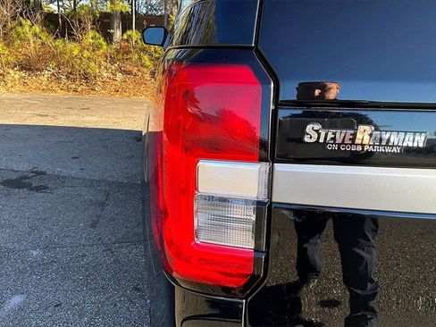 Used 2023 Ford Expedition Max XLT image 21