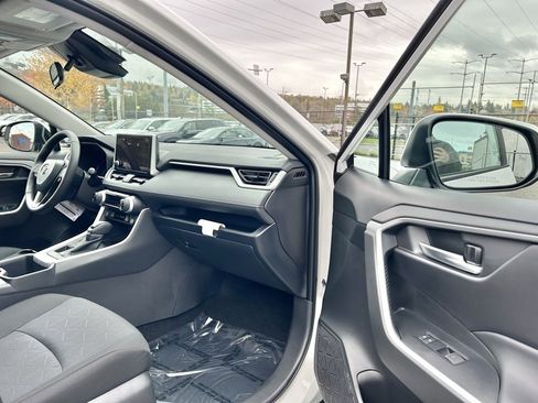 New 2025 Toyota RAV4 XLE image 15