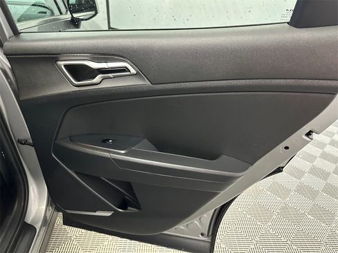 Used 2023 Kia Sportage LX image 16