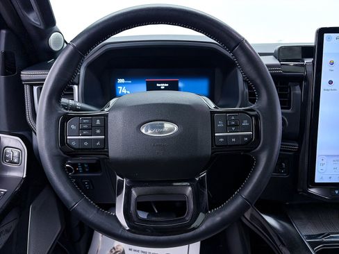 Used 2023 Ford F150 Lightning Platinum image 30