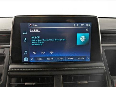 Used 2023 Chevrolet Suburban Premier AWD/4WD image 31