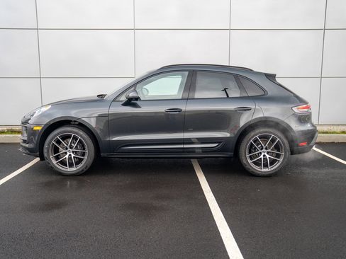 New 2026 Porsche Macan image 2