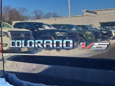 Used 2018 Chevrolet Colorado W/T w/ Custom Special Edition image 31