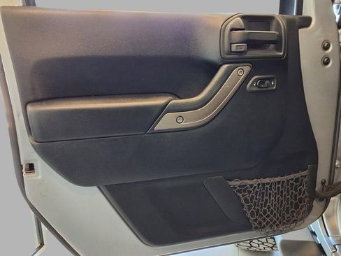 Used 2018 Jeep Wrangler Unlimited Sport S image 16