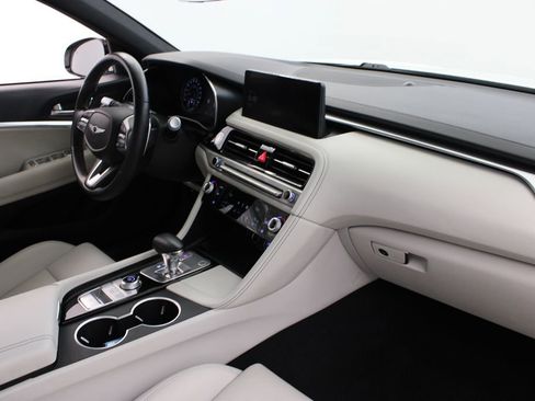 Used 2025 Genesis G70 2.5T image 25