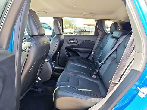 Used 2023 Jeep Cherokee Altitude Lux image 11