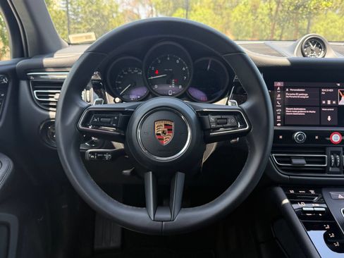 Used 2026 Porsche Macan AWD/4WD image 15