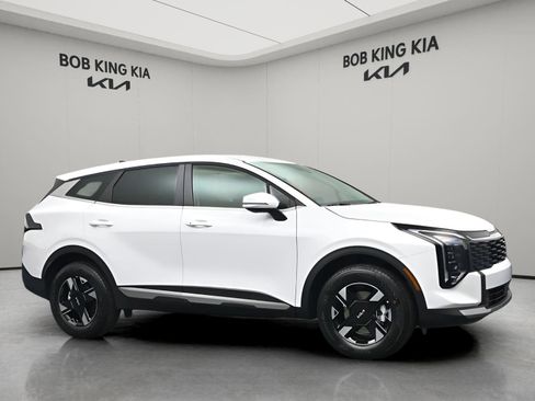 New 2026 Kia Sportage LX w/ LX Convenience Package AWD/4WD image 2