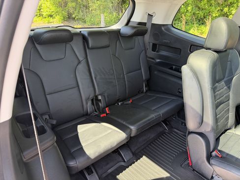 Used 2024 Kia Telluride SX Prestige AWD/4WD image 19