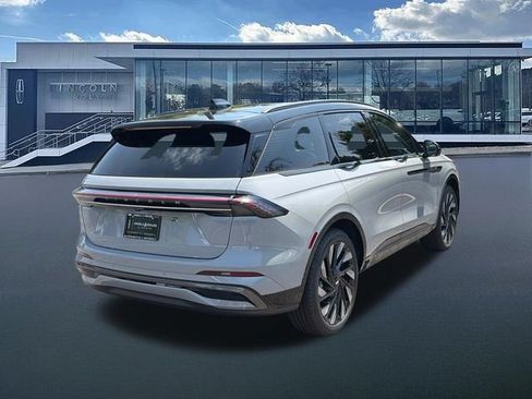 New 2026 Lincoln Nautilus Reserve AWD/4WD image 8