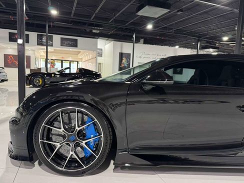 Used 2022 Bugatti Chiron Pur Sport image 36