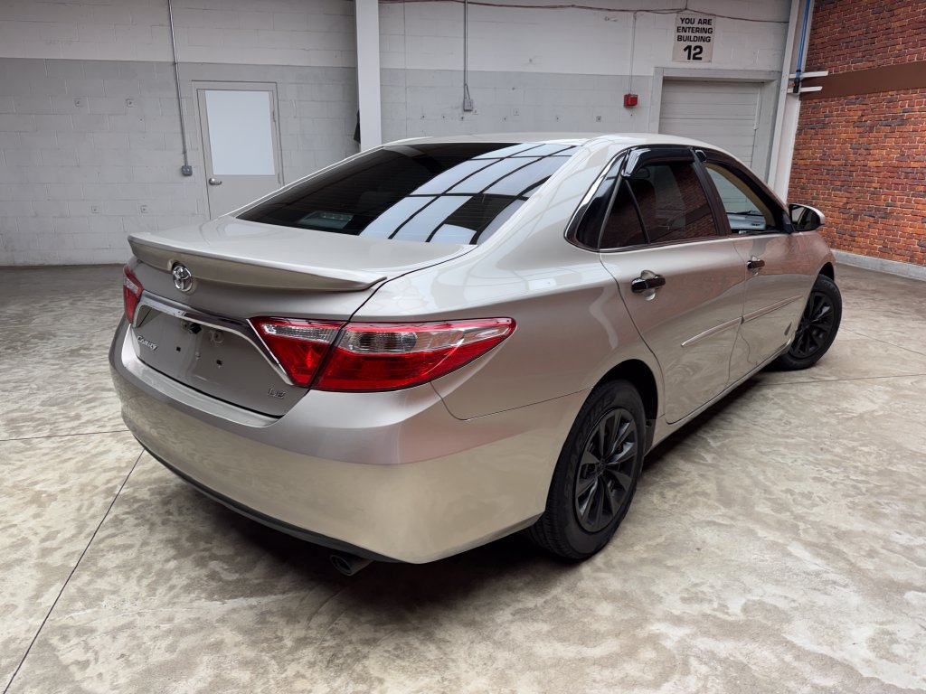 Used 2015 Toyota Camry LE FWD image 5