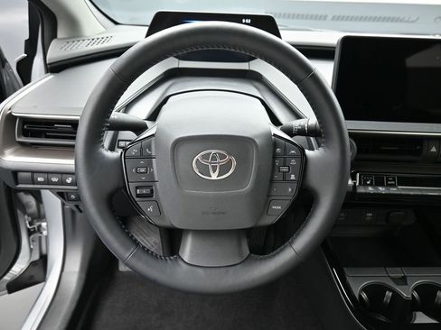Used 2024 Toyota Prius XLE image 15