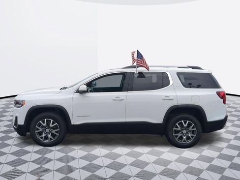 Used 2023 GMC Acadia SLT w/ Preferred Package FWD image 4