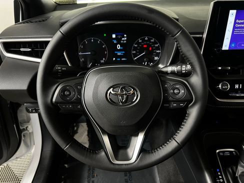Certified 2025 Toyota Corolla SE w/ SE Package image 14