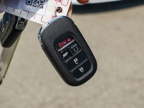 Used 2025 Honda Pilot Sport image 29