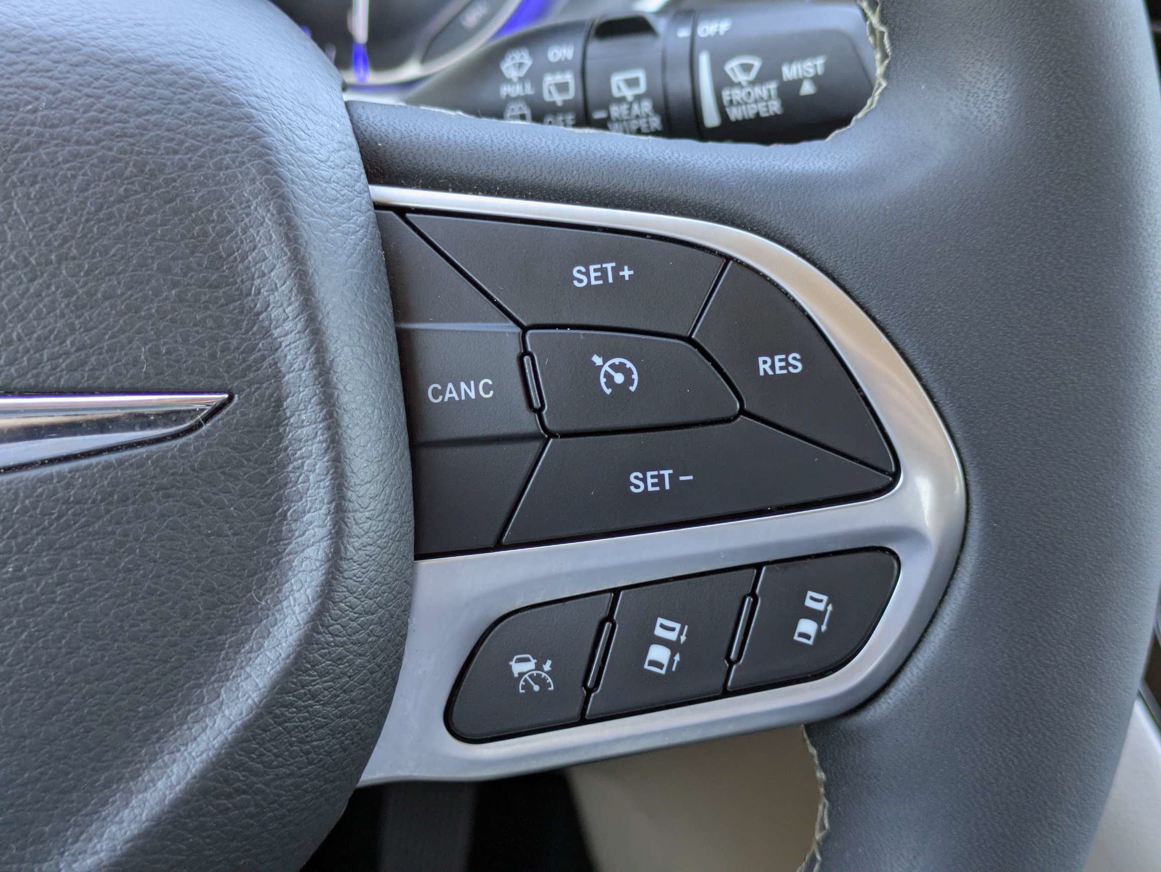Used 2024 Chrysler Pacifica Touring-L FWD image 24
