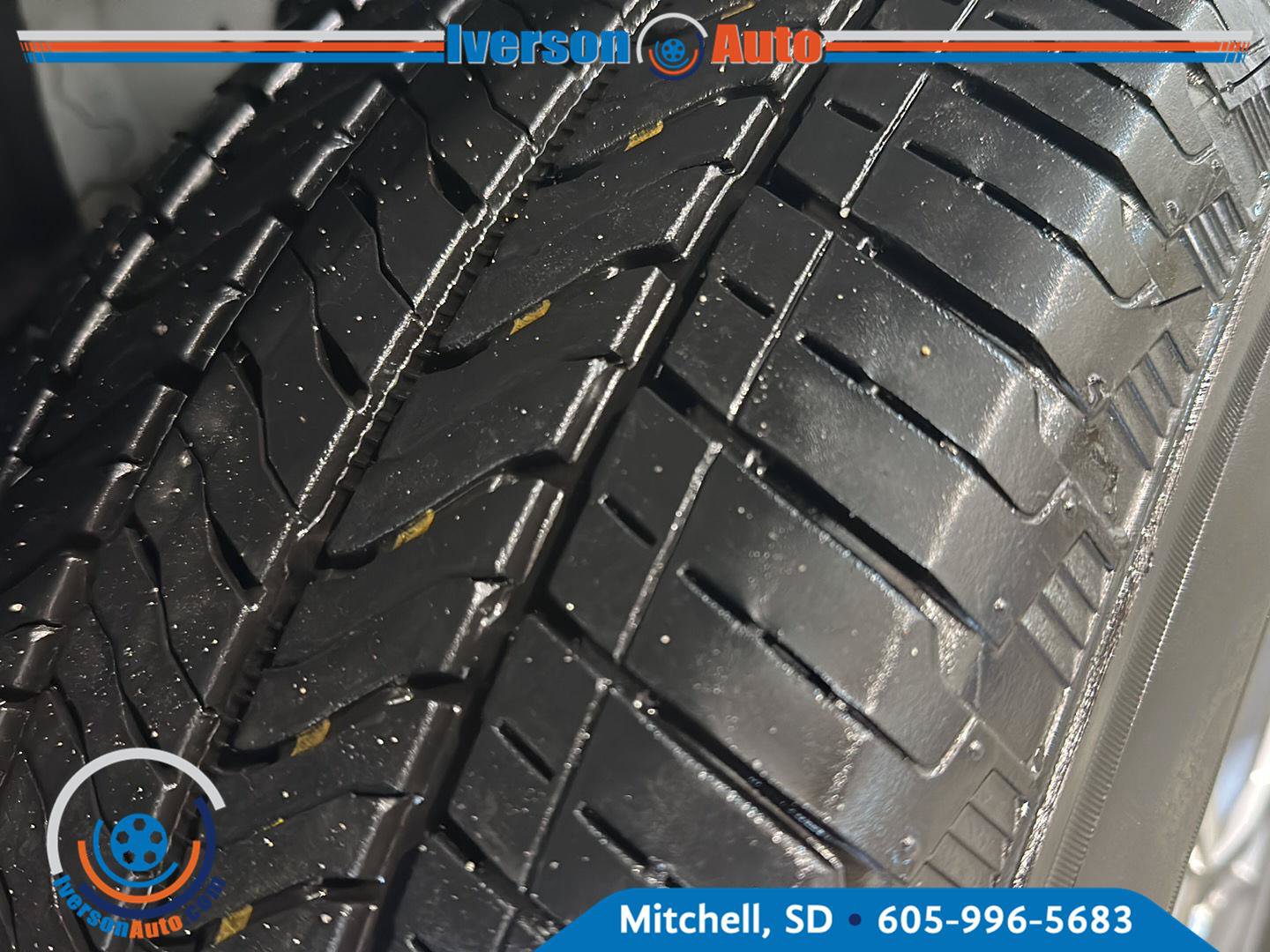 Used 2026 Chevrolet Traverse LT AWD/4WD image 11