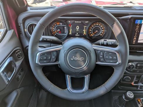 Used 2024 Jeep Wrangler Unlimited Sahara w/ Technology Group AWD/4WD image 19