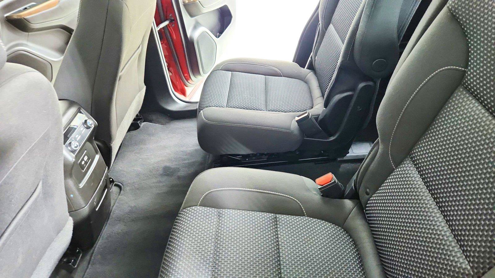 Used 2023 GMC Acadia SLE FWD image 35