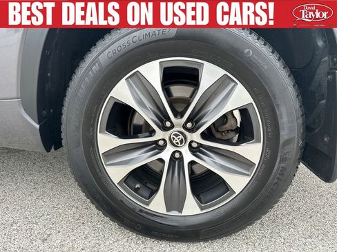 Used 2021 Toyota Highlander XLE AWD/4WD image 31