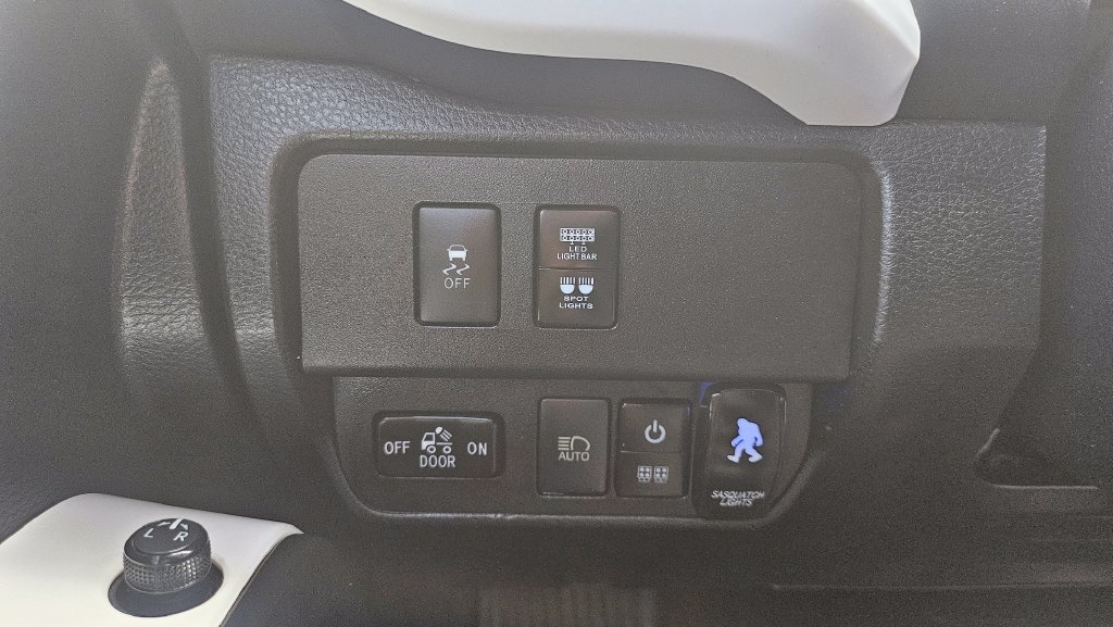 Used 2020 Toyota Tacoma SR RWD image 35